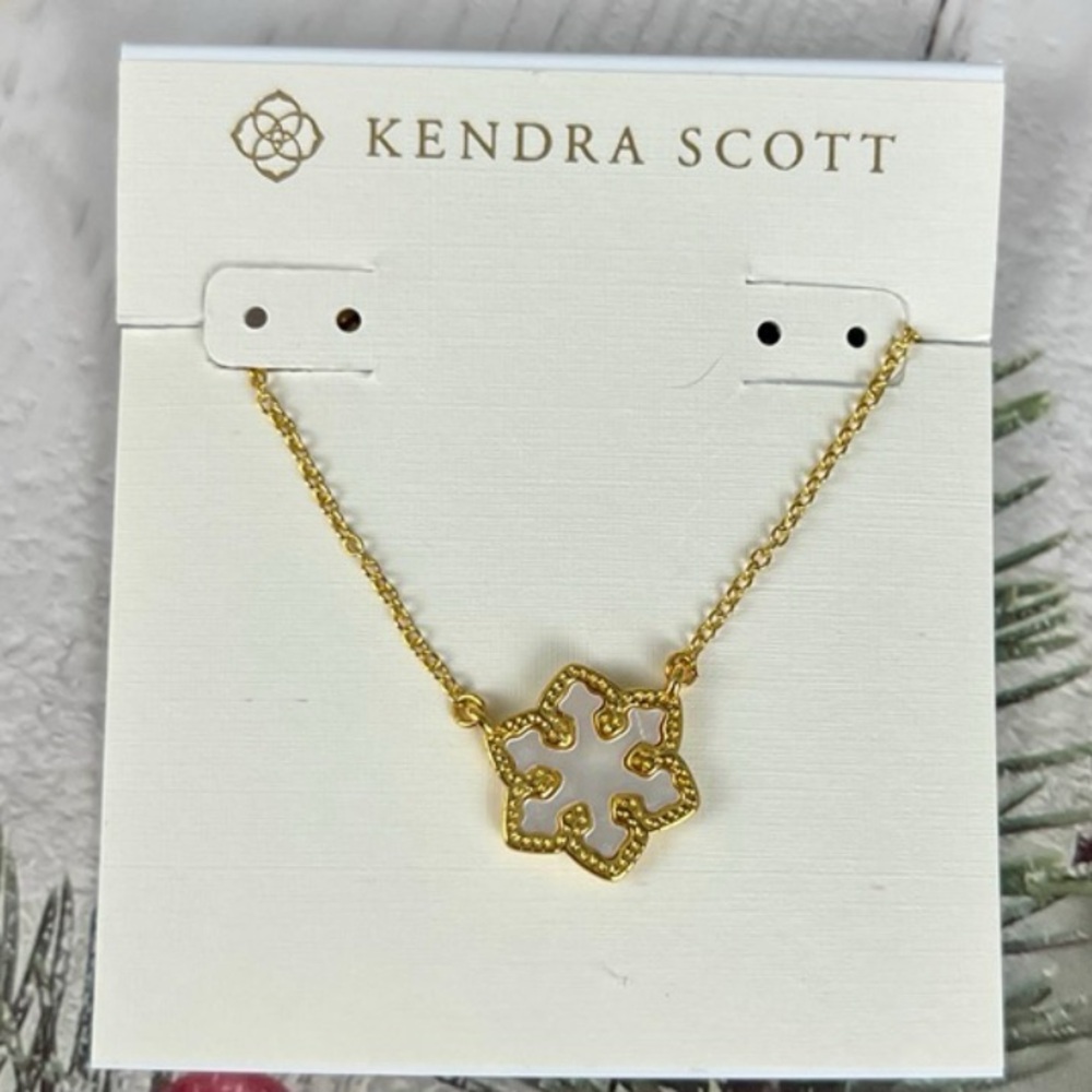KENDRA SCOTT White Kyocera Opal Snowflake Pendant on 14k Gold Chain Necklace NWT